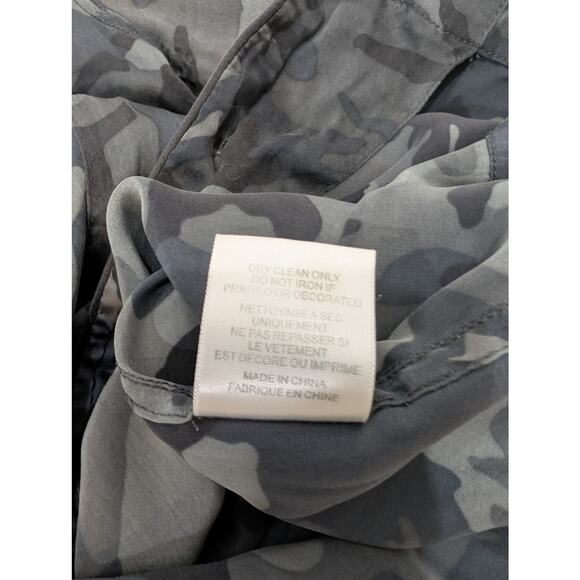 Equipment Femme Silk Camo Button Down Shirt Gray Black XS - Picture 8 of 8